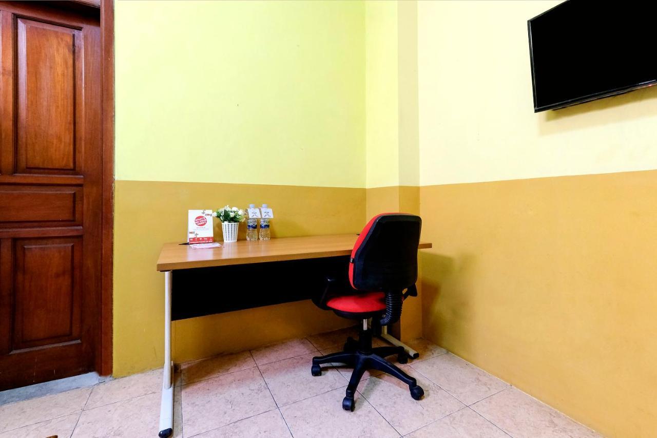 Oyo 338 Guest House Omah Manahan Syariah Surakarta  Экстерьер фото