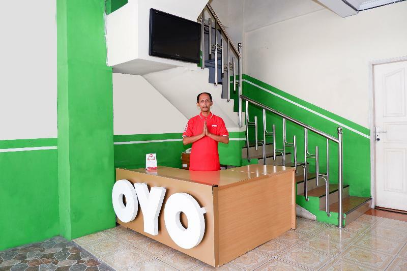 Oyo 338 Guest House Omah Manahan Syariah Surakarta  Экстерьер фото