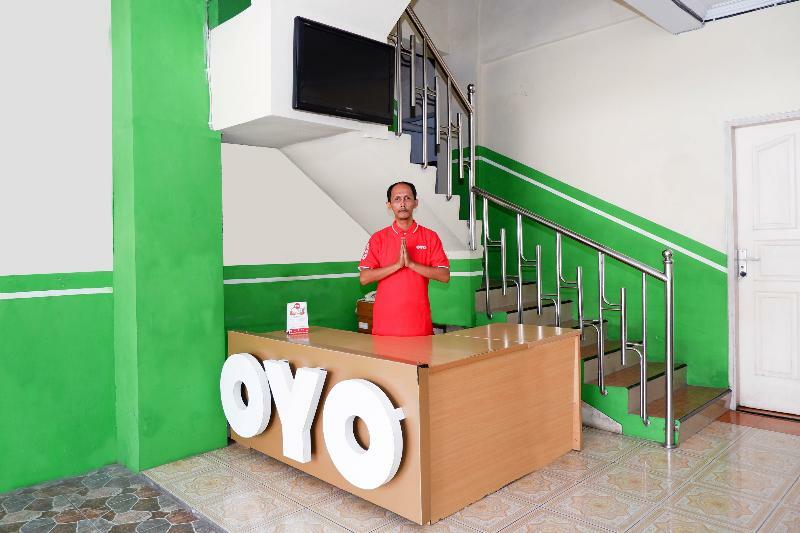 Super Oyo 338 Guest House Omah Manahan Syariah Surakarta  Экстерьер фото