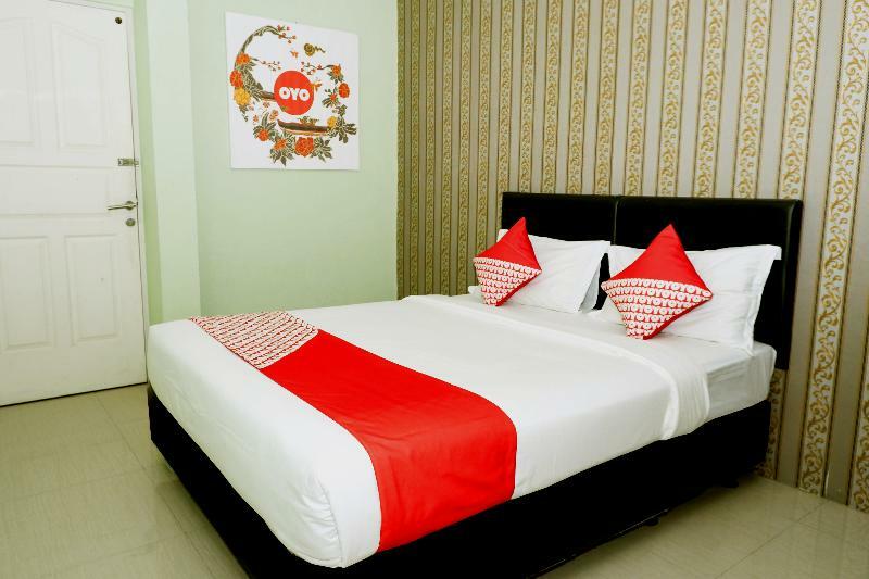 Oyo 338 Guest House Omah Manahan Syariah Surakarta  Экстерьер фото