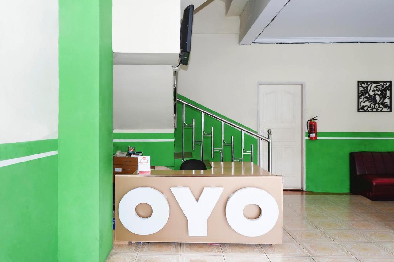 Oyo 338 Guest House Omah Manahan Syariah Surakarta  Экстерьер фото